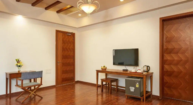 Люкс с балконом Maroma Suites