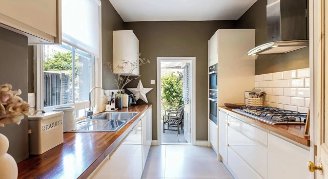 Tooting's Charming Victorian Garden Hideaway