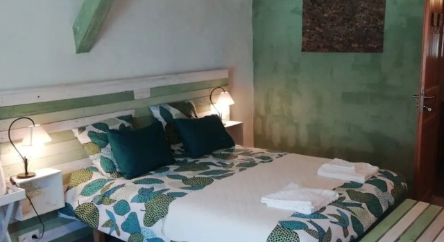 Au Pied du Figuier, Rezerwuj Hotel Hotele w Corbières z basenem, Basen