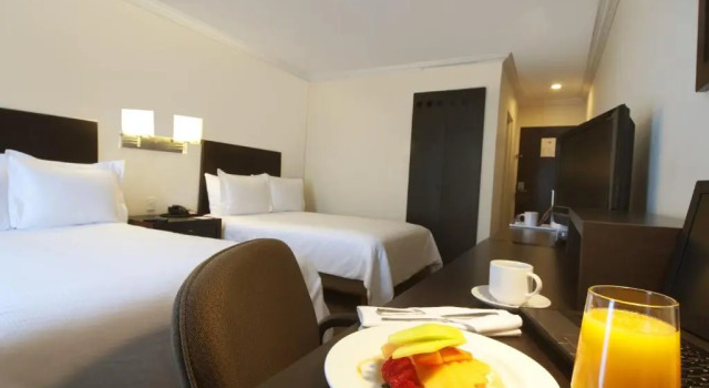 Четырёхместный номер Standard Fiesta Inn Toluca Centro