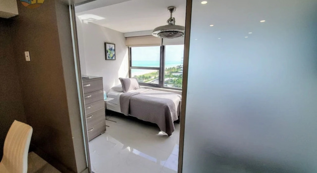 Alexander 1003 4 Bedroom Apts by RedAwning, Varaa Huoneisto Hotellit Miami Beach uima-altaalla, Uima-allas
