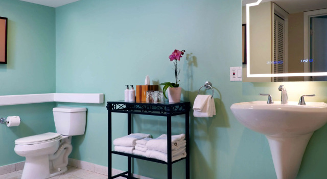 Трёхместный номер Standard Ocean Key Resort & Spa, a Noble House Resort