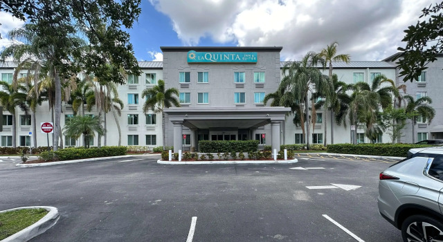 La Quinta Inn & Suites by Wyndham Sawgrass