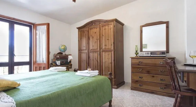 B&b Rooms Urzulei, Забронировать Отель «постель и завтрак» Отели Ольястра с завтраком, Завтраки