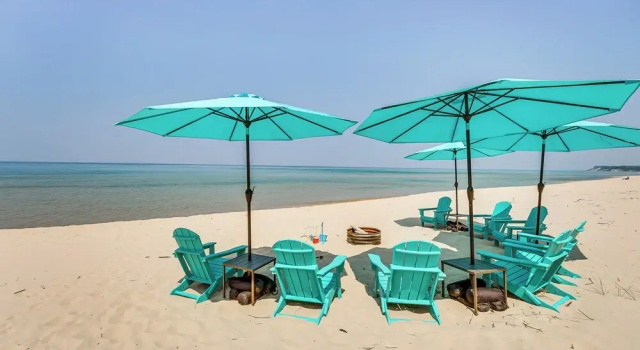 Коттедж Private Beachfront Lake Michigan Rental w/ Kayaks