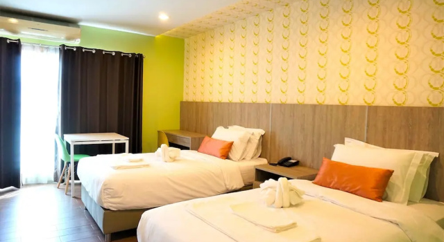 Двухместный номер Standard с балконом Nest n Rest Hotel