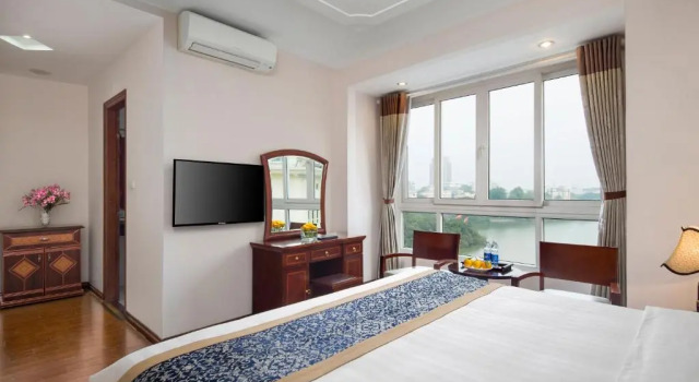 Номер Standard с видом на озеро Lakeside Palace Hotel