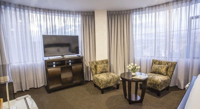 Одноместный номер Standard ROLES Hotel