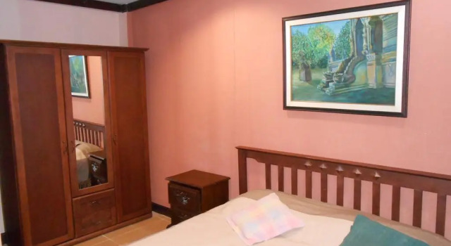 Pissamorn House