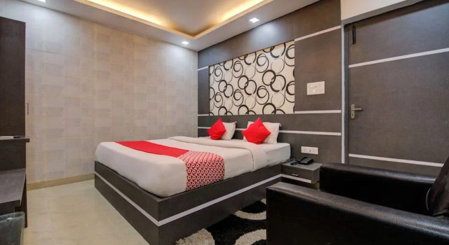 OYO 29204 Hotel Blue Sapphire