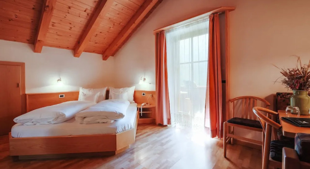 Номер Standard Hotel Mea Via