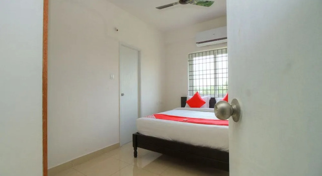 OYO 13943 Home Modern 2BHK Boat House