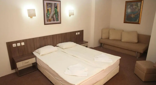Полулюкс Hotel Laguna