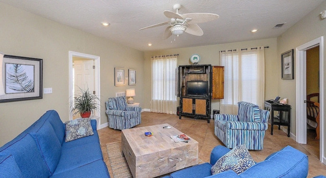 New Listing! Points Of View , Steps To Beach 6 Bedroom Home, Varaa Lomakoti Huvilat kohteessa Alabama, Villa