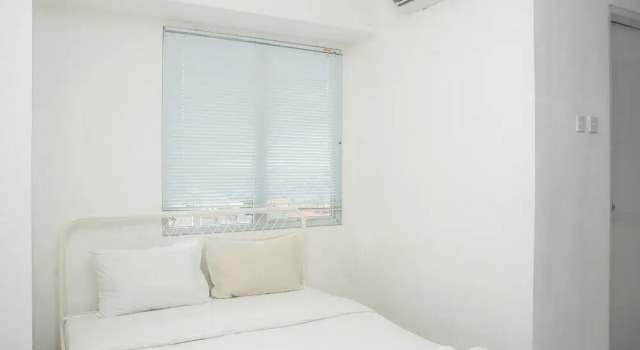 Номер Standard Elegant and Comfy Studio at Bassura City Apartment By Travelio