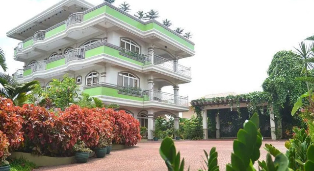 Renz Villa Hotel, Забронировать Отель  