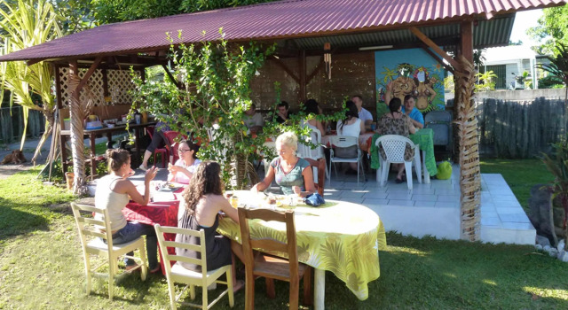 Кровать в общем номере Pension TE MITI - PLAGE-BEACH 200m - Mahana Parc & Vaiava Beach pk18 - B&B CHAMBRES ou DORTOIR