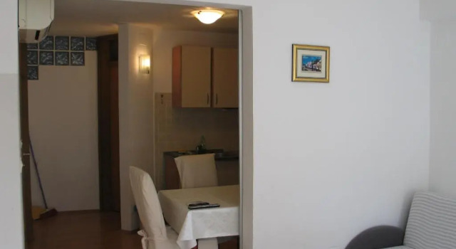 Apartments MIME - Small House, Забронировать Апартаменты/квартира Отели Водице с парковкой, рядом с Частный Пляж Отеля «Кристина», Парковка