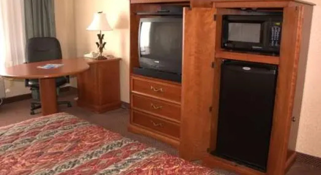 Номер Standard с видом на реку Clarion Inn Idaho Falls Riverfront