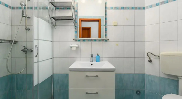 Апартаменты Apartment in Drenje Near Jadrena Beach