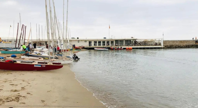 Апартаменты с видом на море Newly Renovated Beachfront Apartment Ideally Located in Penelope