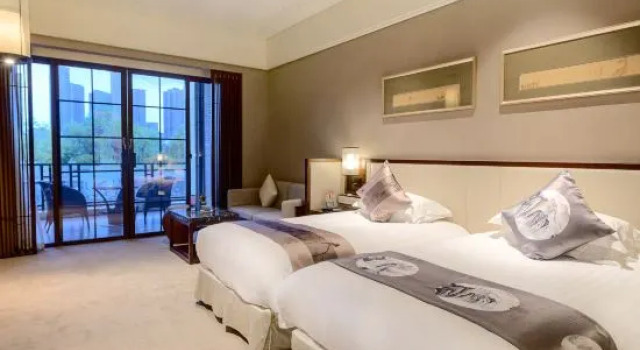 Двухместный номер Business с видом на озеро Tongquetai New Century Hotel Tongling Anhui