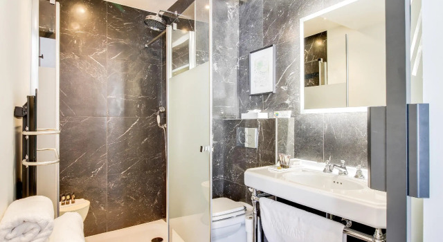 Люкс MomArt Hotel