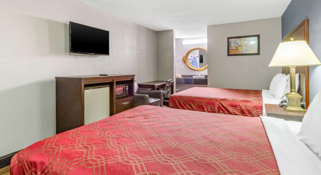 Четырёхместный номер Standard Econo Lodge Rock Hill Northeast