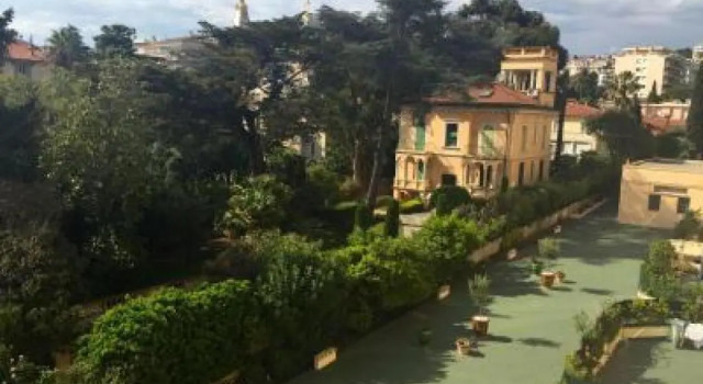 Апартаменты с 2 комнатами Pleasant 2 Bed Apartment in the Calm Palm Beach Area of Cannes With Beaches Nearby on all Sides - 1525