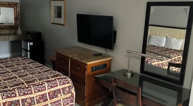 Номер Deluxe Amber Motel