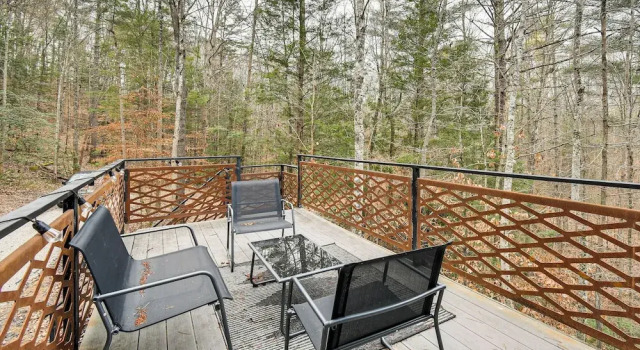 Secluded Red River Gorge Cabin w/ Rooftop Deck!, Rezerwuj Dom wakacyjny Campton Kentucky