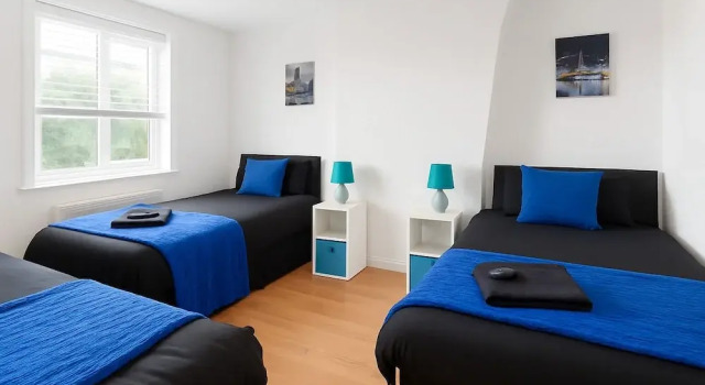 Prime 4BR Reading House & Free Parking