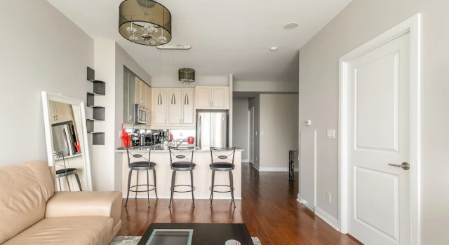 Perfect 1BR Executive Suite Yorkville