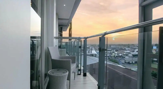 Номер Deluxe c 1 комнатой с балконом Crystal Lotus Hotel Yogyakarta