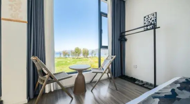 Люкс Dali Mountain Lake Seaview Homestay