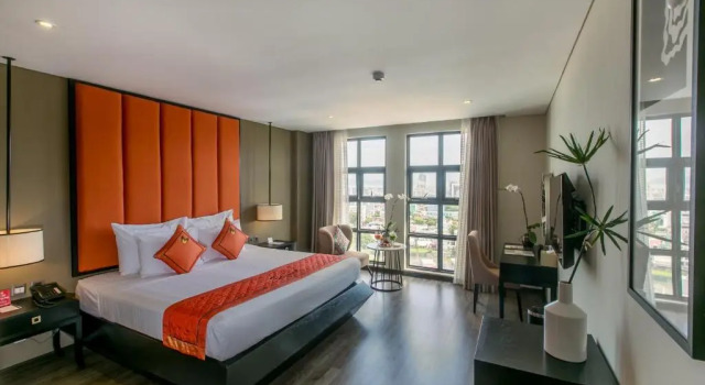 Номер Deluxe с красивым видом из окна Sanouva Danang Hotel