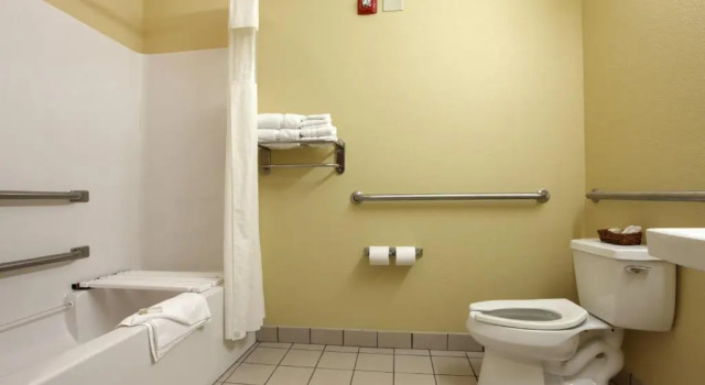 Четырёхместный номер Superior Microtel Inn & Suites by Wyndham Panama City