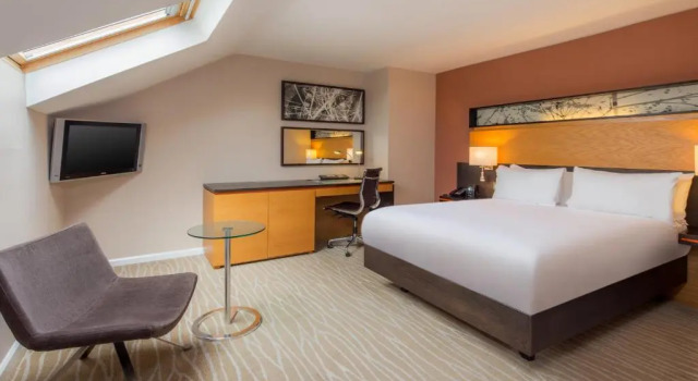 Двухместный номер Deluxe Hilton East Midlands Airport