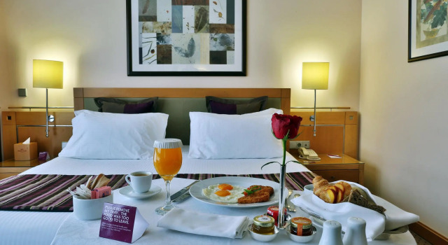 Двухместный номер Standard с балконом Crowne Plaza Beirut by IHG