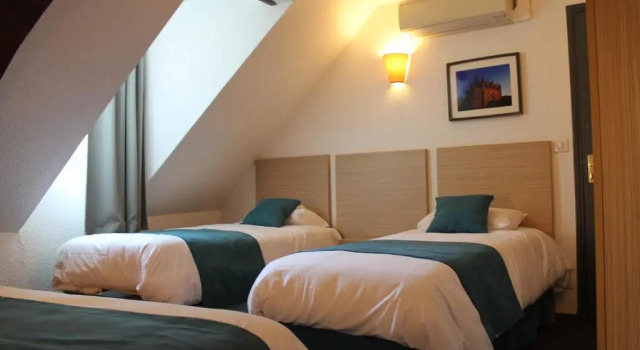 Четырёхместный номер Standard Hôtel Le Blason