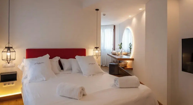Hotel Boutique La Ermita Suites, The Only officially designated "Monument Hotel" in Córdoba