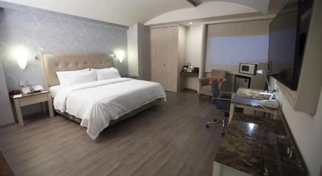 Двухместный номер Superior Holiday Inn Express Mexico - Toreo by IHG