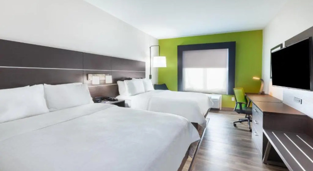 Четырёхместный номер Standard Holiday Inn Express Port Lavaca by IHG