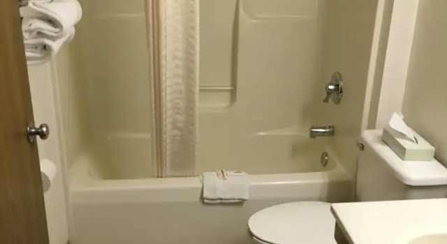 Двухместный люкс Quality Inn & Suites Howe - Sturgis