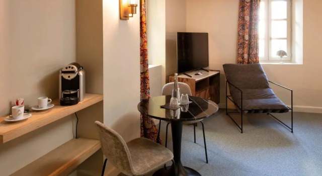 Les Chambres de lOustalet, Chambres dhôtes et Restaurant étoilé, Prenota Hotel Gigondas Valchiusa