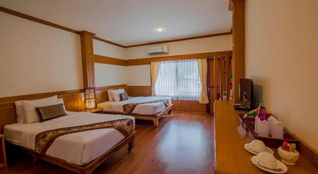Трёхместный номер Superior с балконом Chiangkhan River Mountain Resort