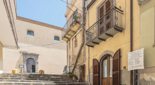 Casa Del Sarto, Varaa Lomakoti Sperlinga Sisilia