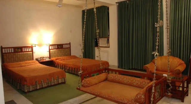 Люкс с видом на озеро Jaisamand Island Resort