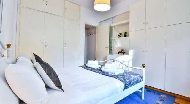 Апартаменты Groovy Apartment by the Sea with Garden