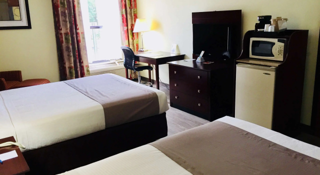 Четырёхместный номер Standard Best Western Butner Creedmoor Inn